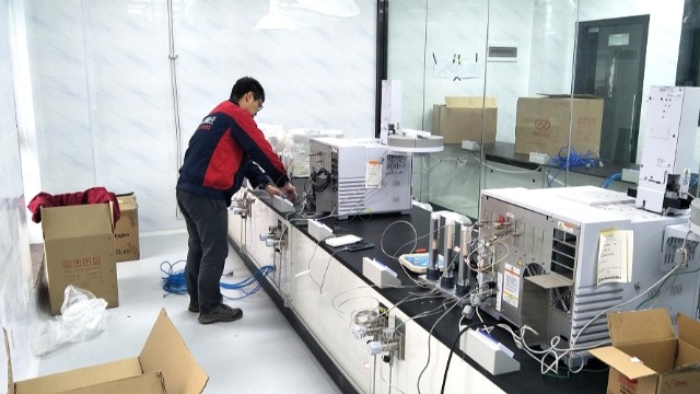 無錫醫(yī)院搬遷設備員工遵守交通規(guī)則